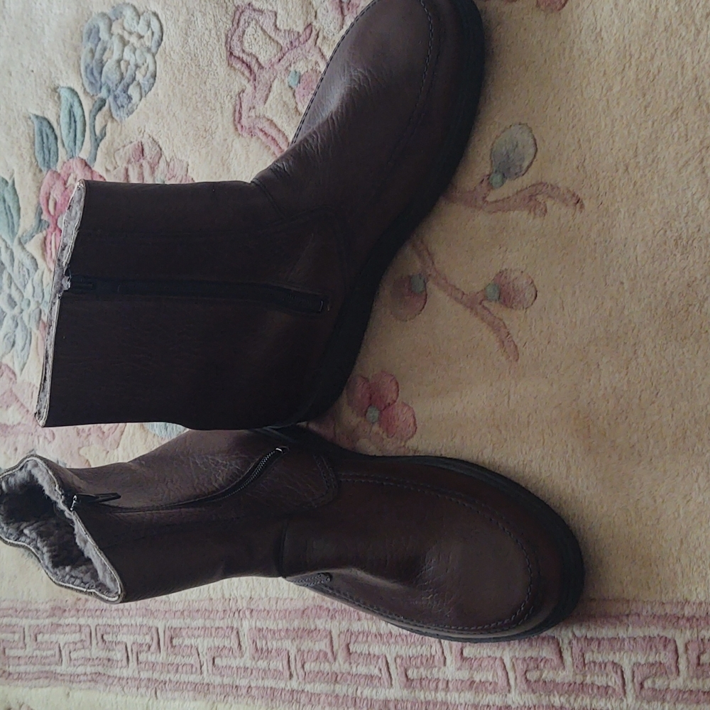 M. John Men's Sherpa Boot